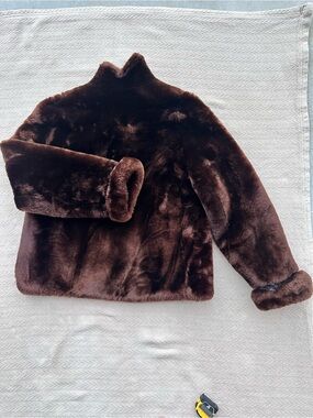 Women’s Plush Faux Fur Jacket - Brown
